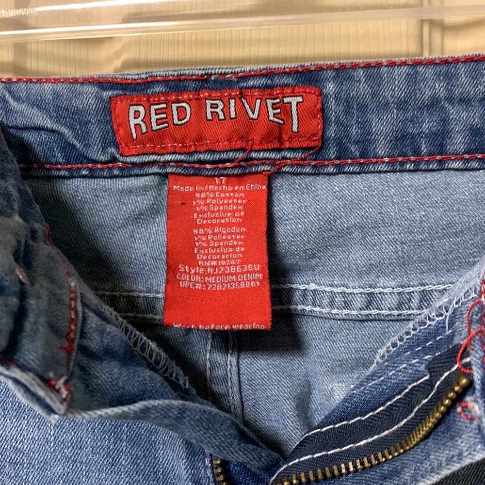 Jeans - Picture 2 of 5